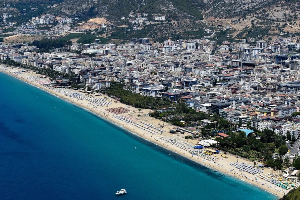 Plaža Kleopatra i okolne kuće u Alanyi